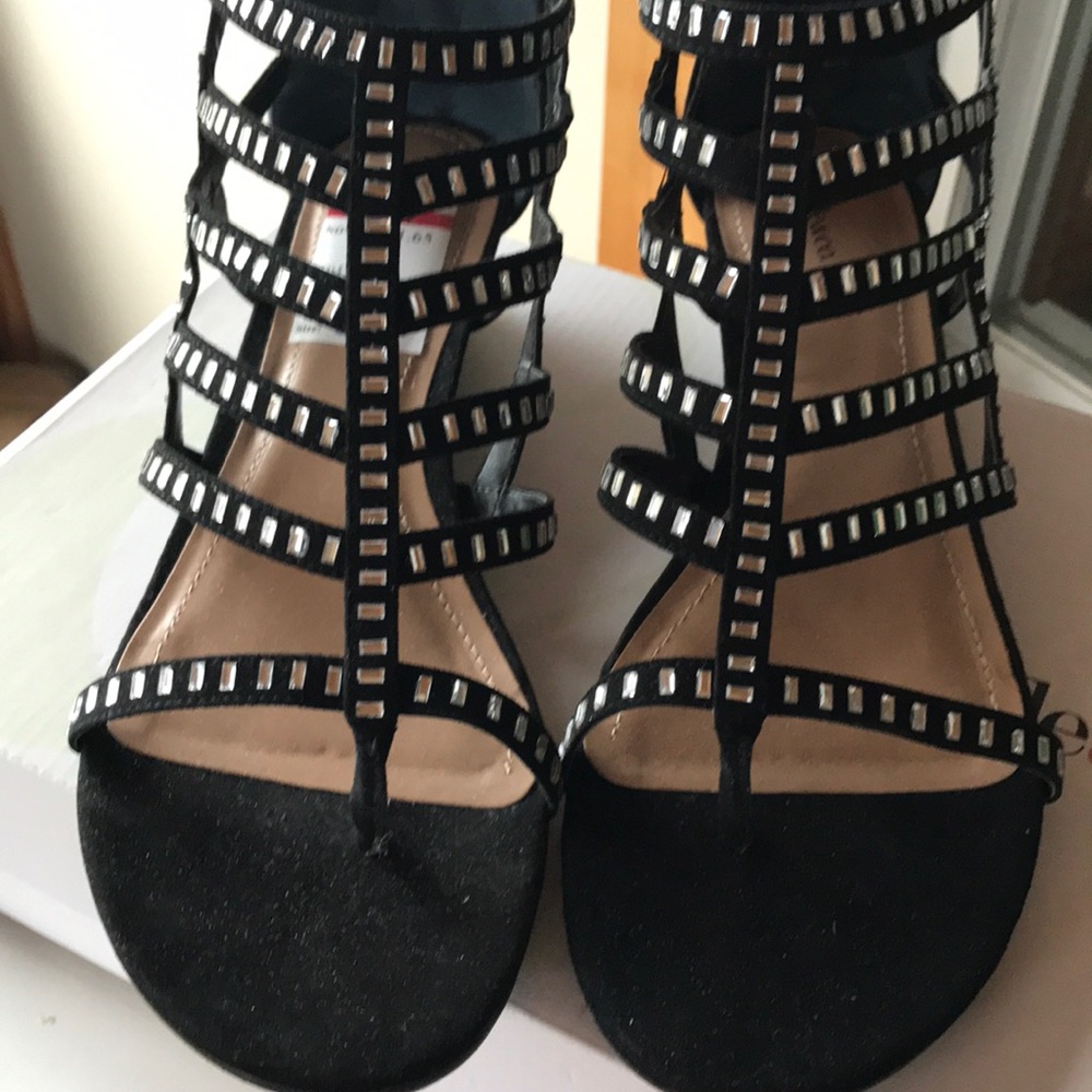 sandals - Picture 3 of 4